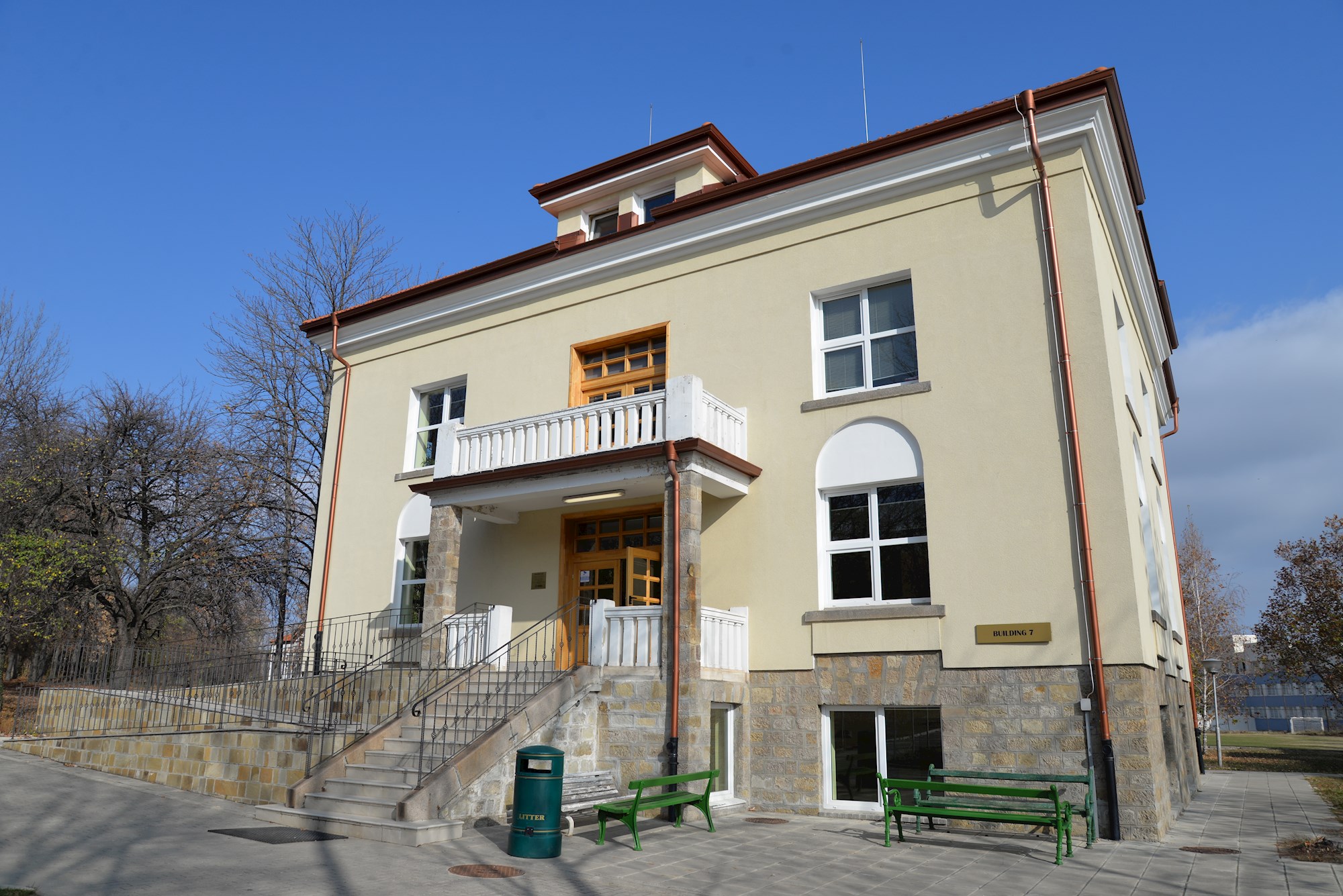 Academic Buildings Building #7 (dsc_1939).jpg