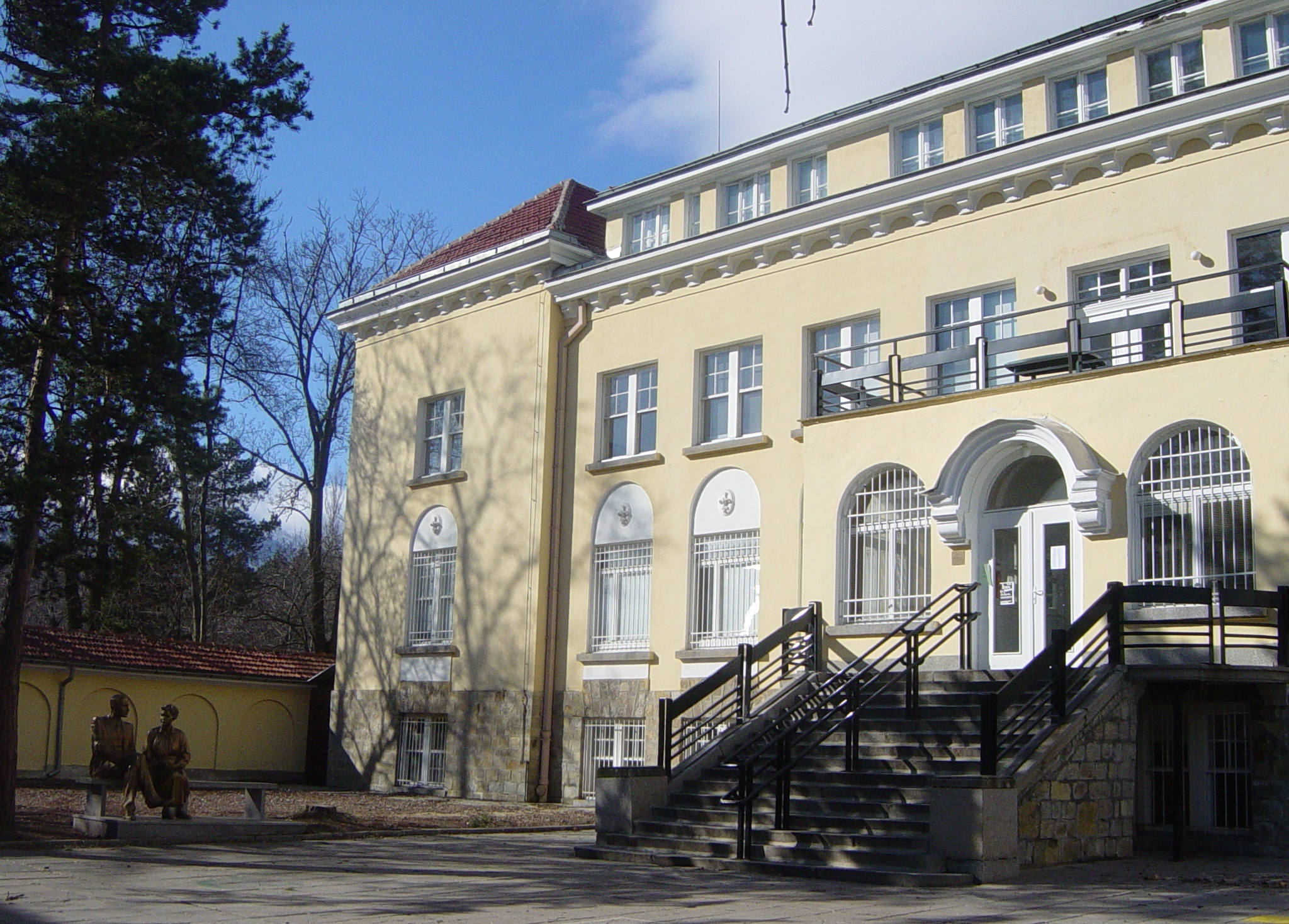 Academic Buildings Abbott Hall (abbot-real).jpg