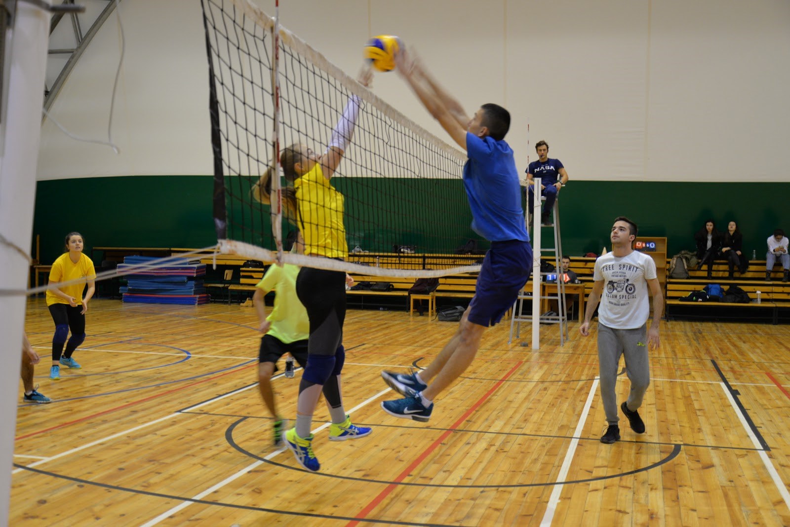 acs-volleyball_4.jpg